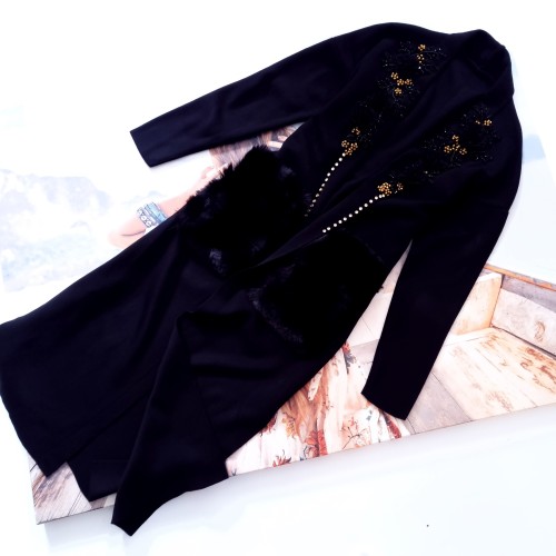 DŁUGI CZARNY KARDIGAN - RÓŻE - CYRKONIE