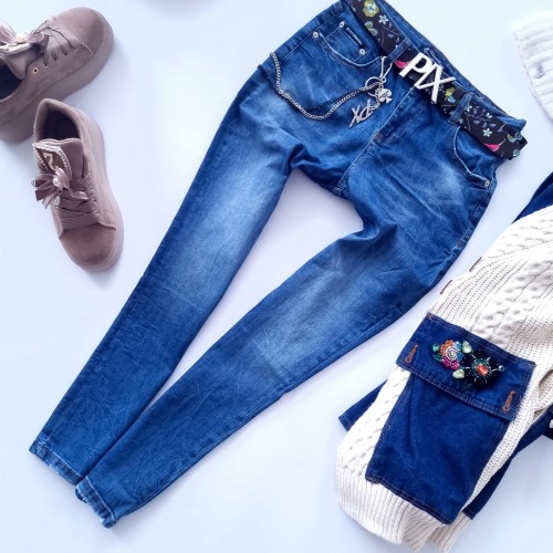 PUCCIHINO - GRANATOWE JEANSY BOYFRIEND - CZARNY  KWIECISTY PASEK