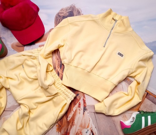 MINT - KRÓTKA ŻÓŁTA BLUZA - ŚCIĄGACZE - ZAMECZEK