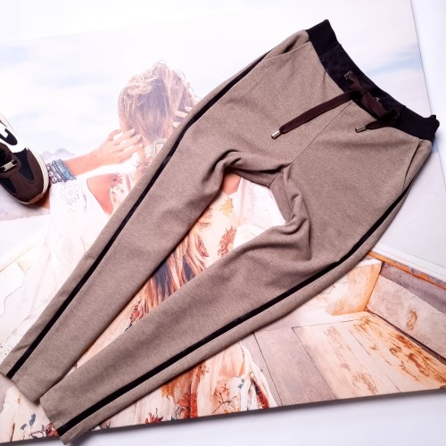 SPODNIE BEŻOWE Z BRĄZOWYM PASEM - MELANŻ'