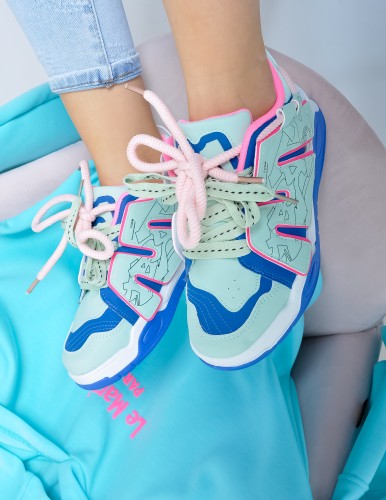 MIĘTOWE SNEAKERSY NA WYSOKIEJ PODESZWIE