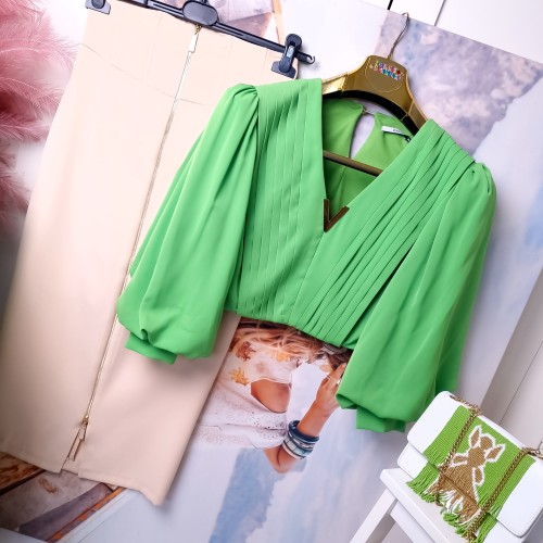 ZIELONA KRÓTKA KOSZULA - ZŁOTE ZDOBIENIE - BUFIASTE RĘKAWY