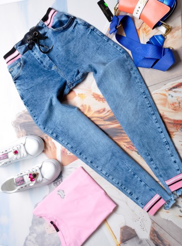 COCO BIANCA - JEANSOWE SPODNIE - MOM FIT - RÓŻOWE ŚCIĄGACZE