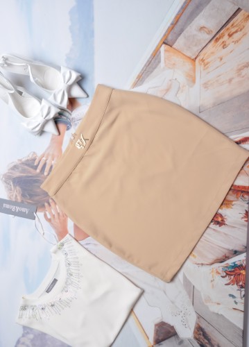 PUCCIHINO - JASNA ELEGANCKA SPÓDNICA  ZDOBIONA SUBTELNYM LOGO