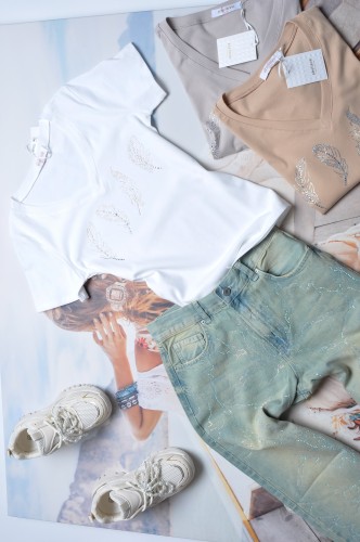 BIAŁA BLUZKA - CYRKONIOWE PIÓRKA