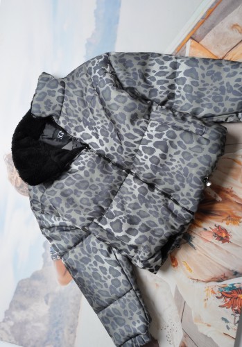 SIGNET - ZIELONA KURTKA W PANTERKĘ - STÓJKA 