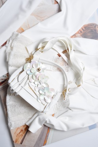 MASSIMO C. - BIAŁA TOREBKA Z POŁYSKUJĄCYMI KWIATKAMI