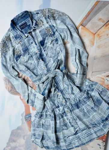 DI'SHE - NIEBIESKA SUKIENKA W KRATĘ - CYRKONIE - PASEK