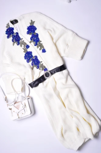 DŁUGI KARDIGAN W BIAŁYM  ODCIENIU + PASEK