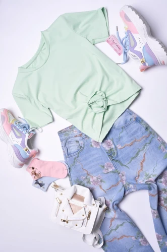 ZIELONA BLUZKA - OZDOBNY KWIATUSZEK