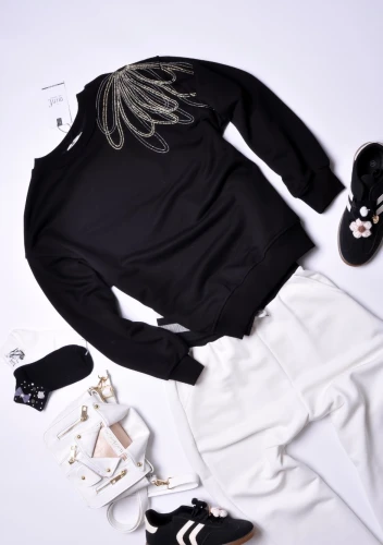 MINT - CZARNA BLUZA  - KWIATUSZEK