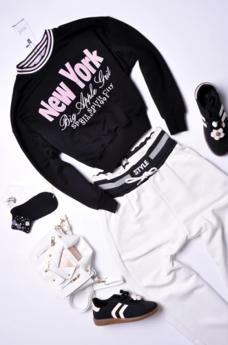 MINT - KRÓTKA CZARNA BLUZA  - NEW YORK