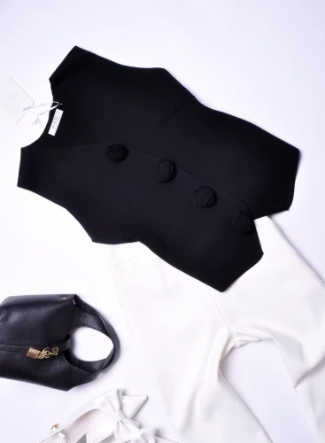 CZARNA DZIANINOWA KAMIZELKA - KWIATUSZKI