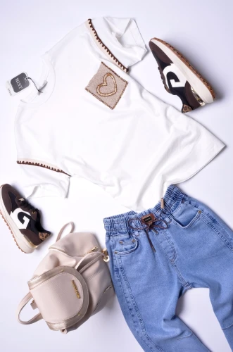 MINT - BIAŁA BLUZKA - HAFTOWANA KIESZONKA Z KORALIKAMI