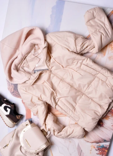 BEŻOWA KURTKA BOMBERKA Z KAPTUREM