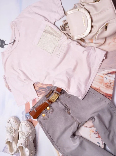 MINT - BEŻOWA BLUZKA - CYRKONIOWA APLIKACJA KIESZONKI