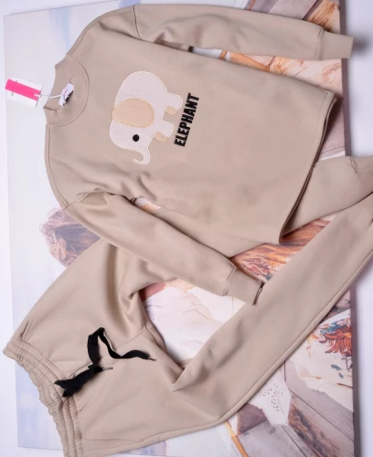 BEŻOWY DRES OVERSIZE ZE SŁONIKIEM