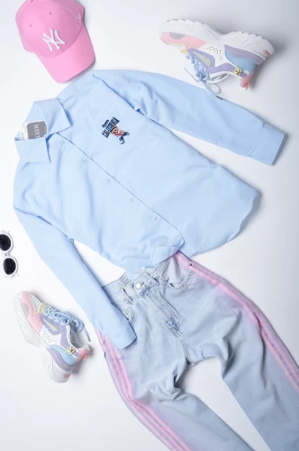 MINT - BŁĘKITNA KOSZULA Z UROCZYM MISIEM