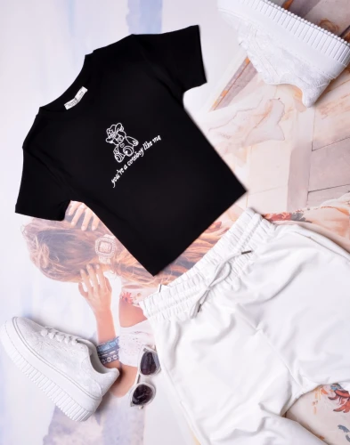 MINT - CZARNA KRÓTSZA BLUZKA - MIŚ KOWBOJ