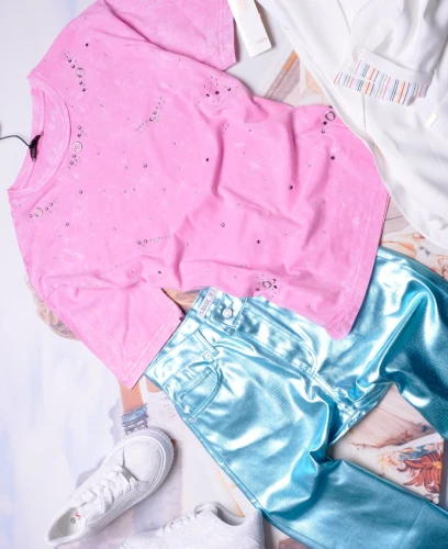 MINT - RÓŻOWA BLUZKA PRZECIERANA - CZARNE I SREBRNE CYRKONIE