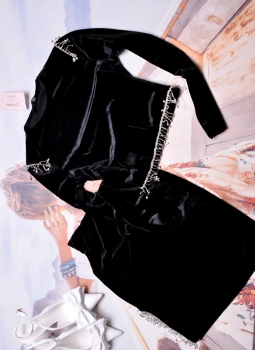 BELLA BELUCI - CZARNY WELUROWY KOMPLET Z CYRKONIAMI