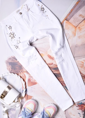 DI'SHE - BIAŁE SPODNIE - TANJA - BOYFRIEND - GWIAZDY