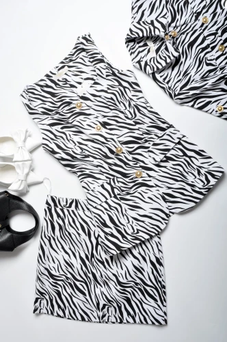 KAMIZELKA W MOTYWIE ZEBRY