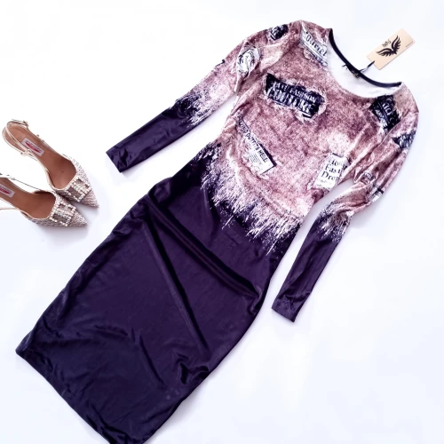 T.A.T.U - DOPASOWANA SUKIENKA WELUROWA Z BEŻOWYM MOTYWEM - MIDI