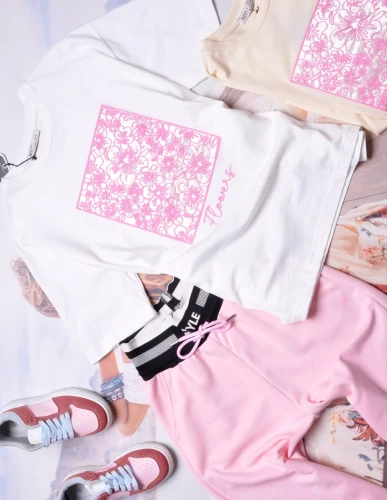 MINT - BIAŁA BLUZKA - RÓŻOWE WYSZYWANE KWIATY