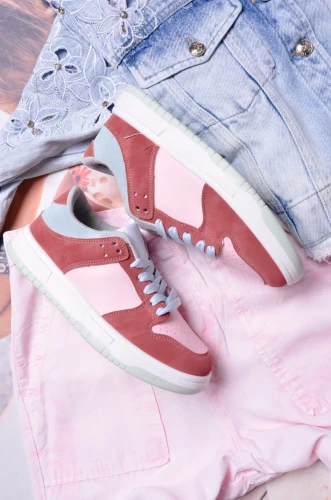 RÓŻOWO - BŁĘKITNE SNEAKERSY Z ZIELONĄ PODESZWĄ