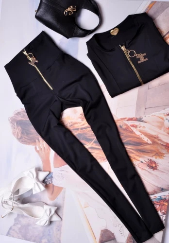 LA DIVA - CZARNE LEGGINSY Z MARSZCZENIEM