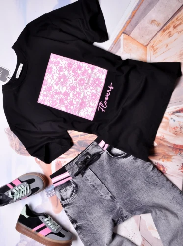 MINT - CZARNA BLUZKA - RÓŻOWE WYSZYWANE KWIATY