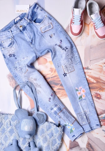 DI'SHE - JEANSOWE SPODNIE Z NASZYWKAMI - MOM FIT