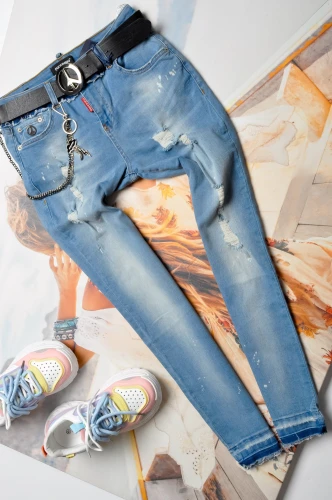 PUCCIHINO - JASNE JEANSY BOYFRIEND Z PRZETARCIAMI + FARBKA'