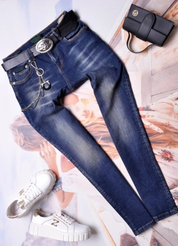 PUCCIHINO - GRANATOWE JEANSOWE SPODNIE - BOYFRIEND - PRZECIERANE