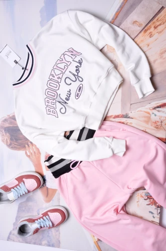 MINT - KRÓTKA BIAŁA BLUZA  - BROOKLYN'