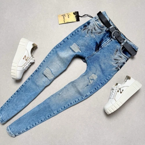 COCO BIANCA - JEANSOWE PRZECIERANE SPODNIE ZDOBIONE CYRKONIAMI - SKINNY