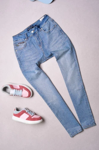 PUCCIHINO - KLASYCZNE JEANSY BOYFRIEND - CYRKONIE