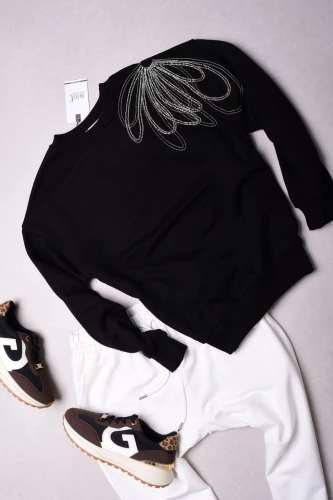 MINT - CZARNA BLUZA  - KWIATUSZEK