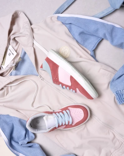 RÓŻOWO - BŁĘKITNE SNEAKERSY Z ZIELONĄ PODESZWĄ
