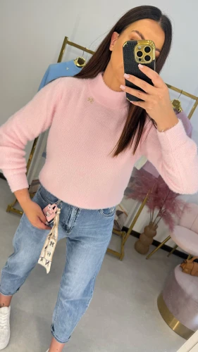 Facetune_06-09-2026-20-30-19.jpeg