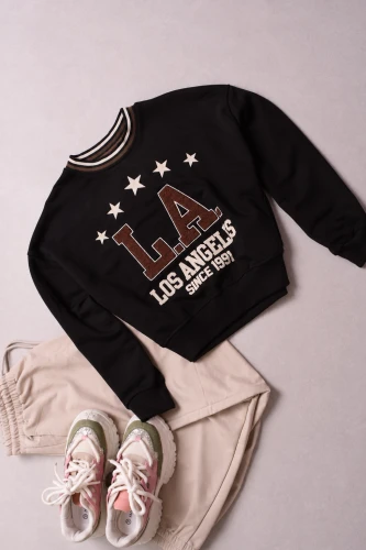 MINT - KRÓTKA CZARNA BLUZA  - LOS ANGELES
